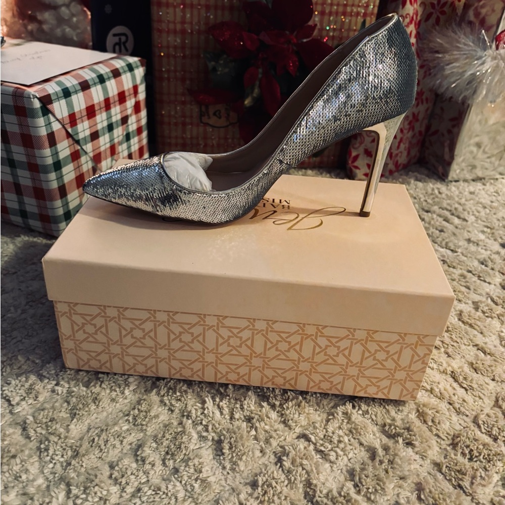 Badgley Mischka Shimmering Silver Heels 9.5